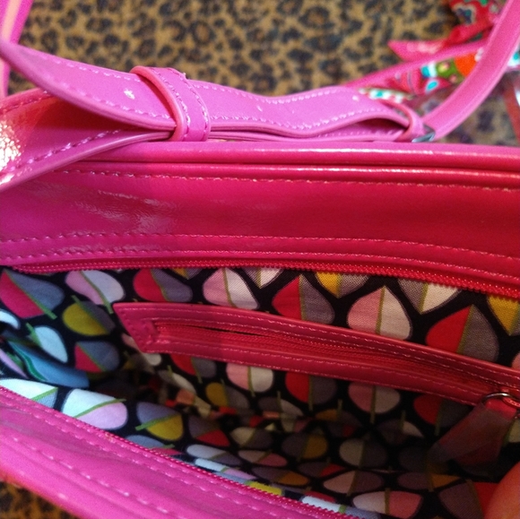 Sold 💖Vera.B +Lily Bloom 💝 Two Fucha  Crossbody Bag 💝 +Lily Bloom Wristlet 💝 - Picture 7 of 12